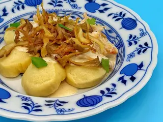 Галушки парові з куркою