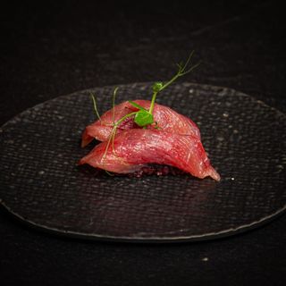 Black nigiri maguro - 2 pezzi