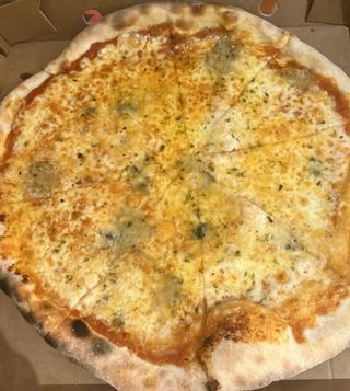 Pizza Quattro Formagi (30 Cm.)