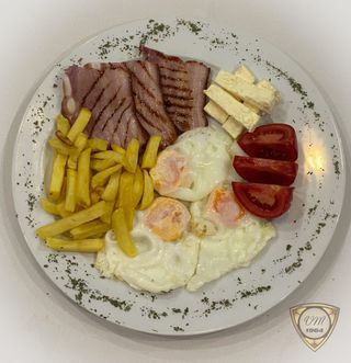 Pržena jaja sa slaninom 450 gr