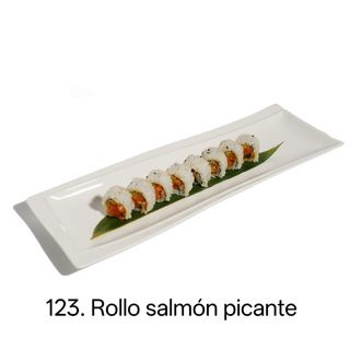 Uramaki de salmón picante rollo