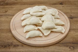 Pierogi z serem cheddar i pieczarkami