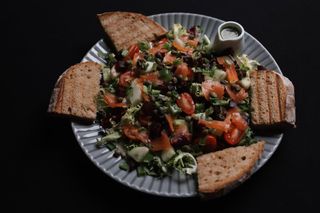 Sałatka z łososiem 360g