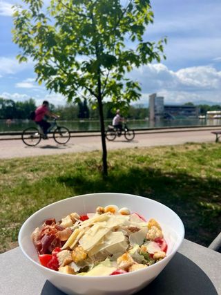 Салата Цезар с пиле