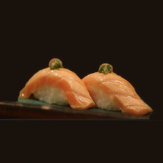 Nigiri Salmão Braseado (4 Peças)