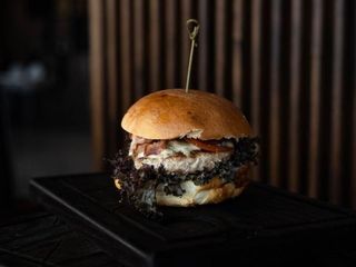 Бургер свинина Дор Блю (290g)