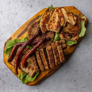 1kg mešanog mesa + 2x pomfrit 200g + pepsi 2l