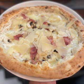 Pizza carbonara nata