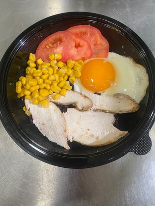 Rise Bowl с пиле и яйце (300г)