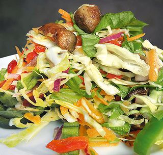 Градинарска пъстра салата (300г)