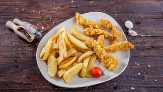 Crispy în fulgi de porumb cu cartofi prăjiți