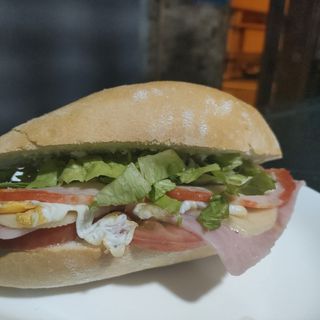 Bocadillo Azkena De Lomo