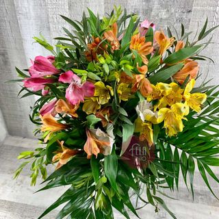 Pomo de Alstroemerias o Flor de la Amistad