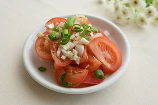 Pomidory z cebulką 150g