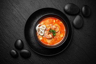 Tom-Yum Creveti Somon