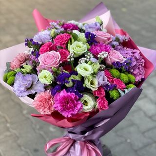 Kolorowy bukiet florysty 