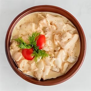 Курица с грибами в сливочном соусе