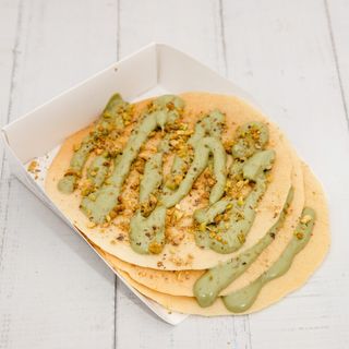 Tortitas con Salsa de Pistacho  y Granillos de Pistacho