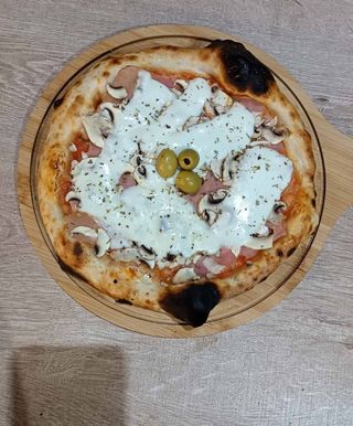 Capricciosa mozzarella pizza 24cm