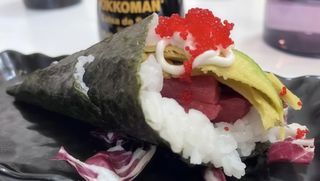 51. Temaki De Atún