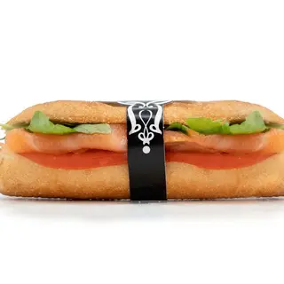 64. Salmone affumicato, pomodoro fresco e rucola