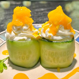 26. Gunkan pepino y mango (2u)