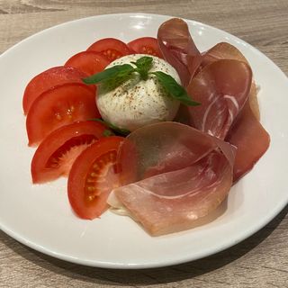 Insalata di Pomodoro, Burrata e Prosciutto Crudo