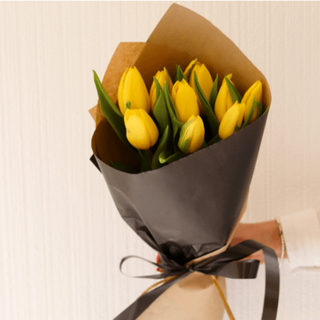 10 tulipanes amarillos