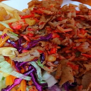 Plato Kebab De Ternera Con Patatas