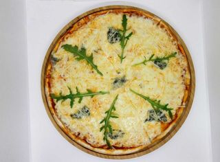 პიცა ზღვის პროდუქტებით