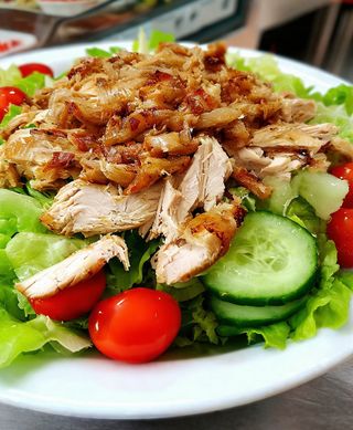 Salata cu pui rotisat