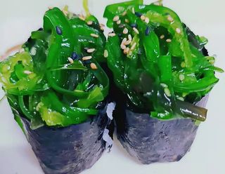 #57 Gunkan Wakame (2 Uds.)