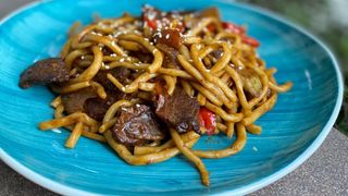 Гуйру Цомян с телятиной