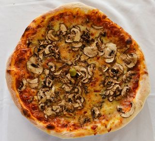 Pizza Capricciosa