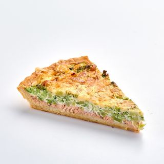  Кіш з сьомгою і броколі/Salmon and broccoli quiche (160г)