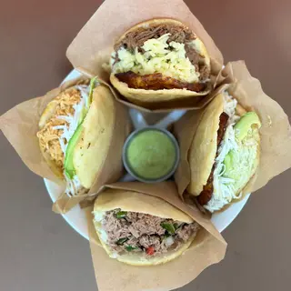 Arepa De Jamón Y Queso Blanco