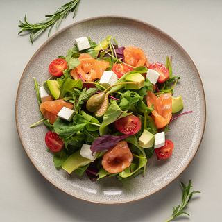 Салат з лососем