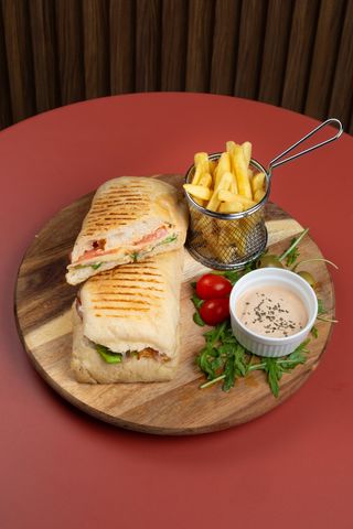 Montenegro sendvič + Coca-Cola