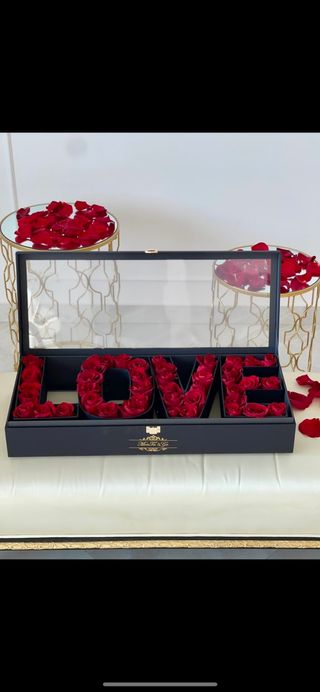 18 ყვავილები ყუთში