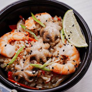 Рис з морепродуктами (350г)