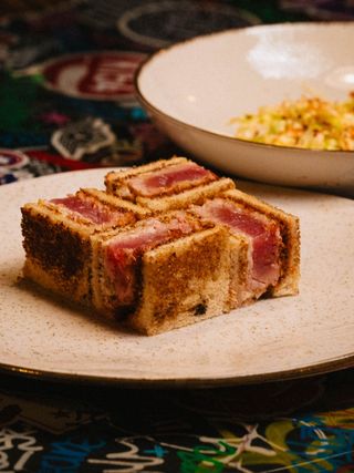 Plato Katsu Sando De Atún Rojo
