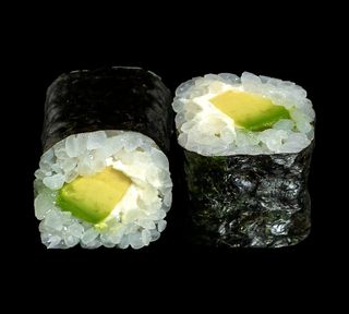 Avocado & cheese maki