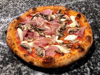 PROSCIUTTO E FUNGHI   Ø 32cm