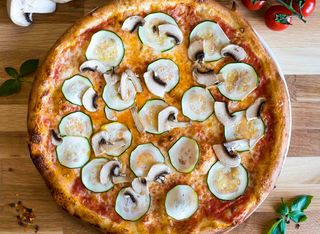 Pizza Zucchini Funghi XXL