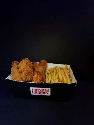 8 spicy wings+ cartofi-