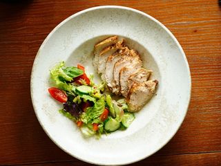 Запечене куряче філе з грибним соусом (275г)