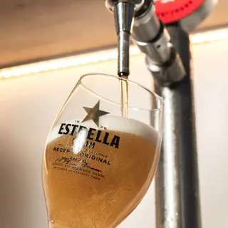 Estrella Damm Cerveza Lata 33cl