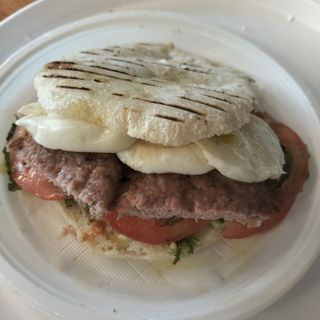 Puccia con hamburger