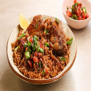 Chicken pilau + free banana + free mineral water