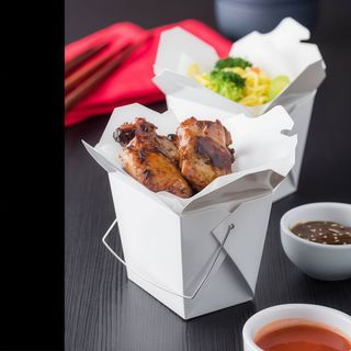 Box de alitas de pollo con patata